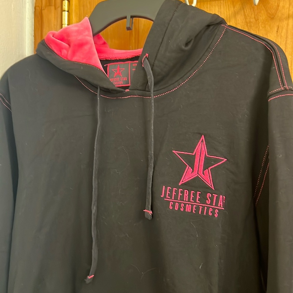 New Jeffree Star Cosmetics sweater